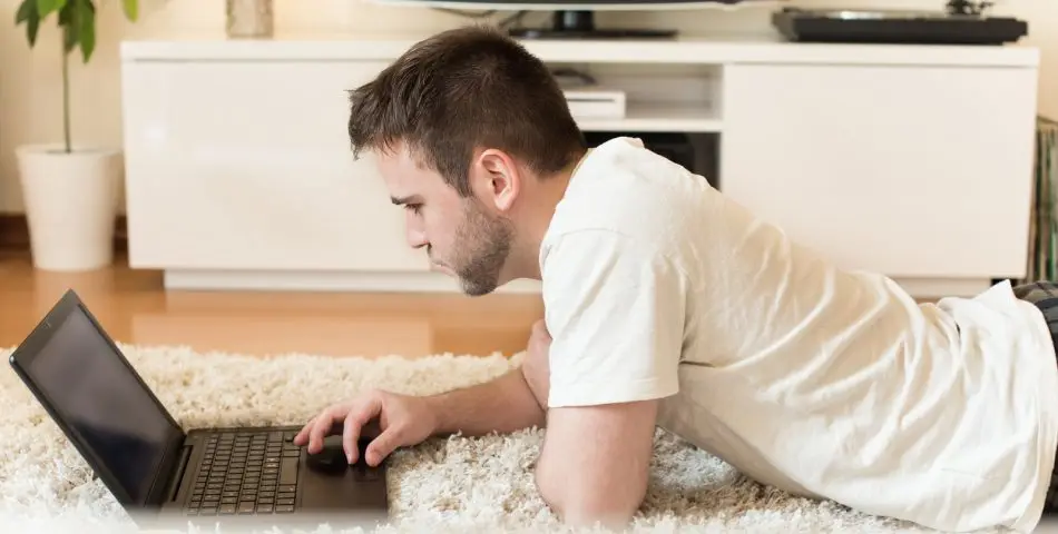 a man trying to find a therapist